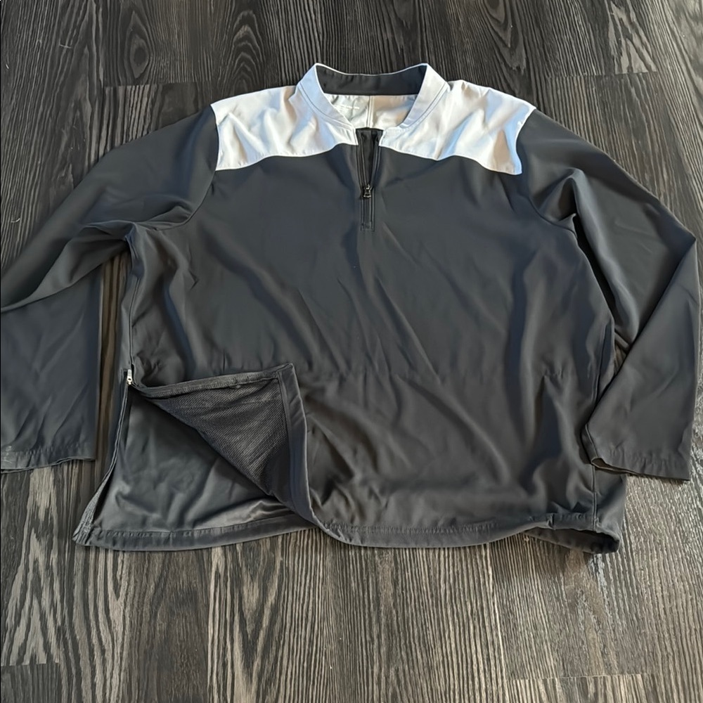 🍍2X UNDER ARMOUR 1/4 zip pull over 🍍side zip on left side🍍pit to pit 28”